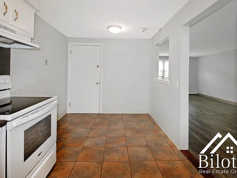 Hillside Terrace Apartments — Photo 14