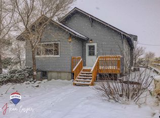 8591 E Country Dr, Evansville, WY 82636