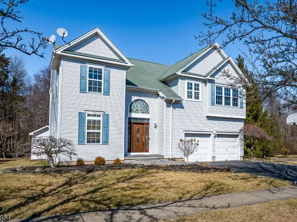 28 Blackstone Dr, Montgomery Twp., NJ 08540