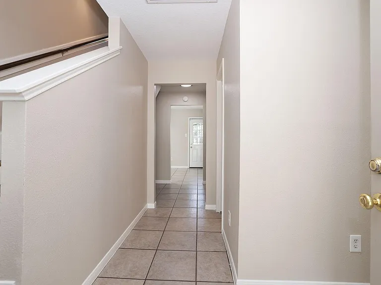 15422 Ferness Ln — Photo 7