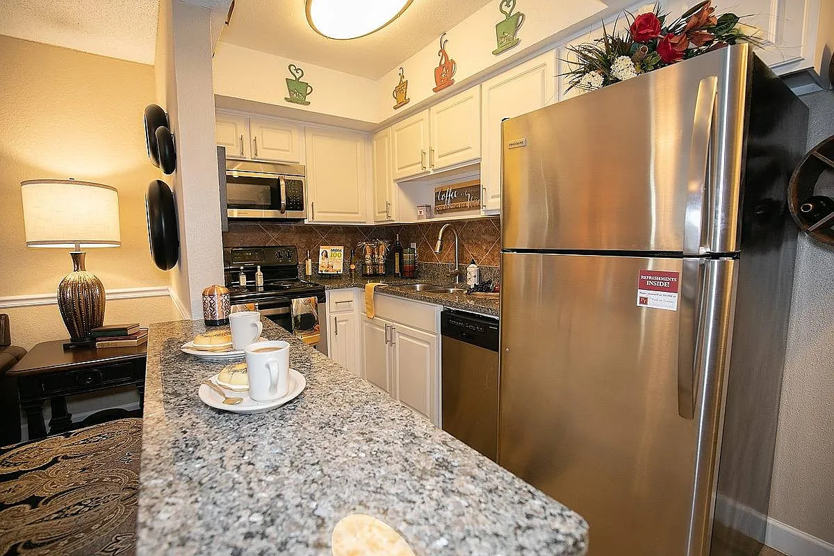 2037 Phillippe Parkway in Safety Harbor, FL 34695 — Photo 2