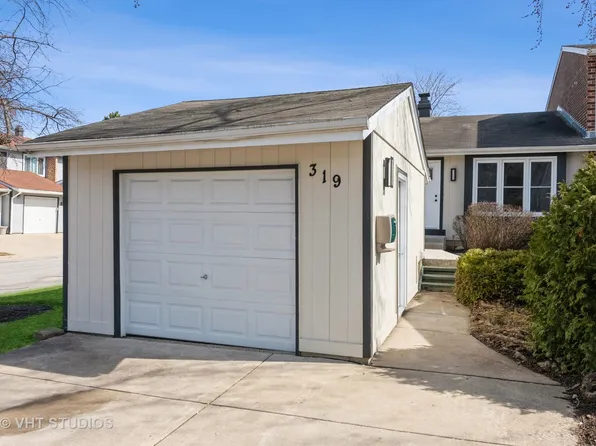 319 Colony Green Dr, Bloomingdale, IL 60108