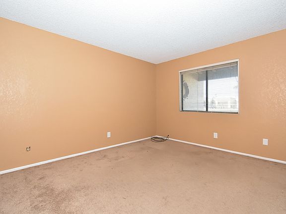 2nd image of 401 W 37th St