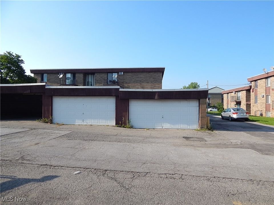 2nd image of 16100 Maple Park Dr #B-4