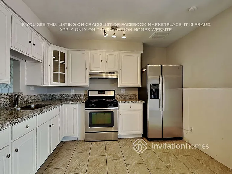 4143 N 74th Dr — Photo 7