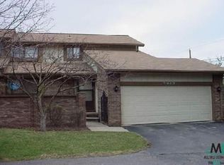 2823 Trailwood Dr S, Rochester, MI 48309