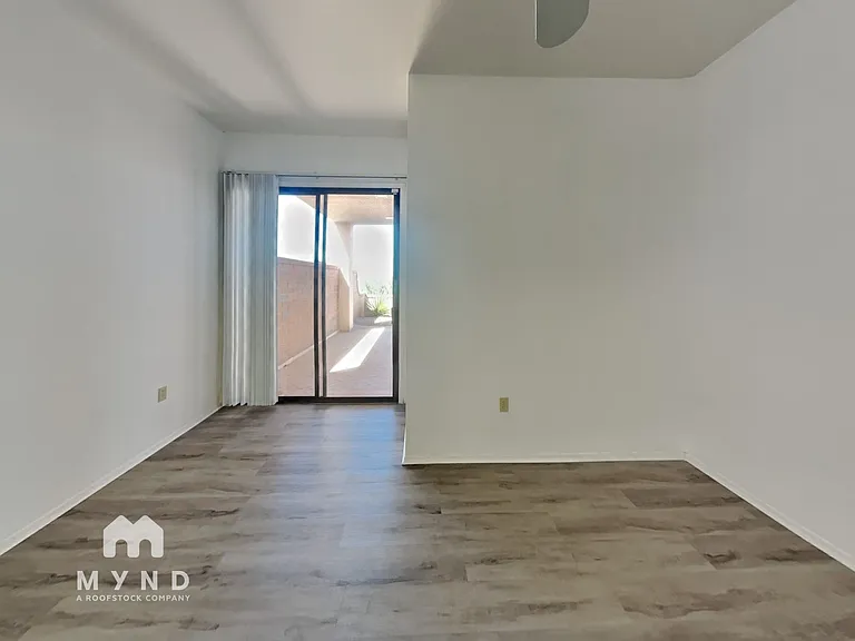 1606 W Calle Del Ducado — Photo 13
