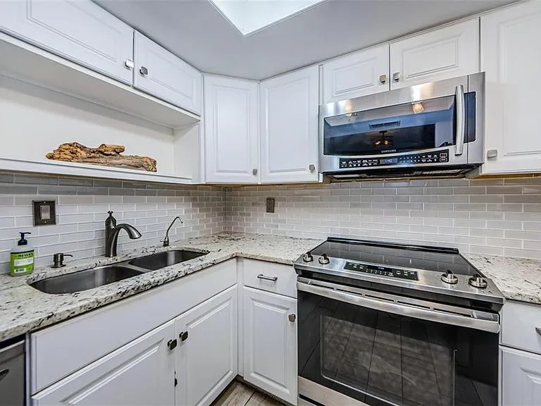 2739 Sherbrooke Ln #B — Photo 10