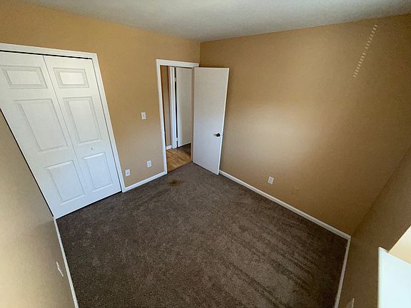 3rd image of 12739 Woodside Ln