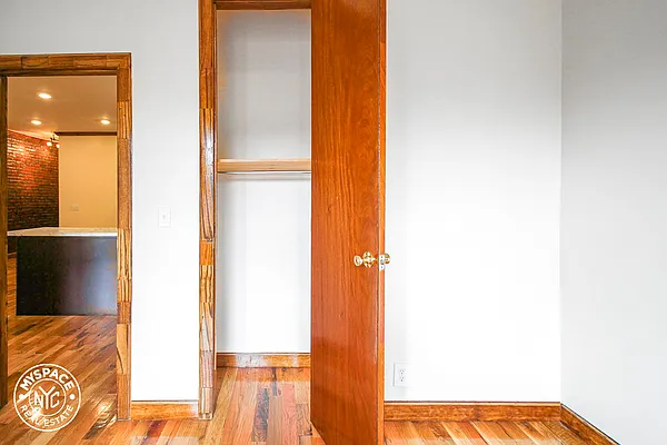 Rented by MySpaceNYC | media 17