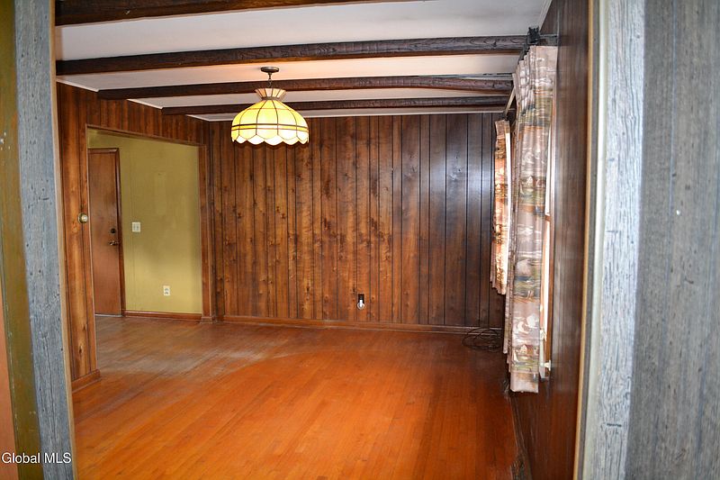 4th image of 984 State Street