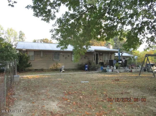 565 Oakdale Rd, Coldwater, MS 38618