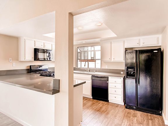 4th image of 376 Center St Unit 301