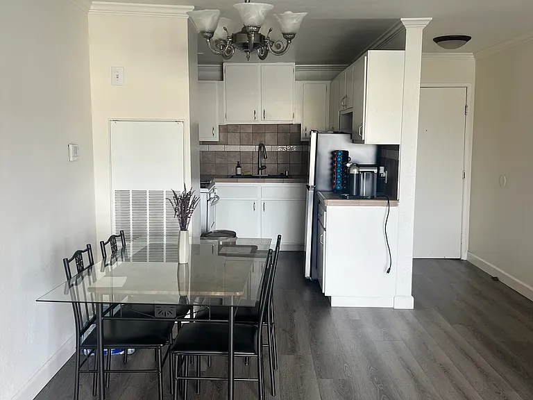 4717 Ben Ave Apartments — Photo 12