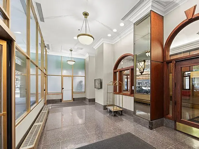 200 N Dearborn St #3407 — Photo 4