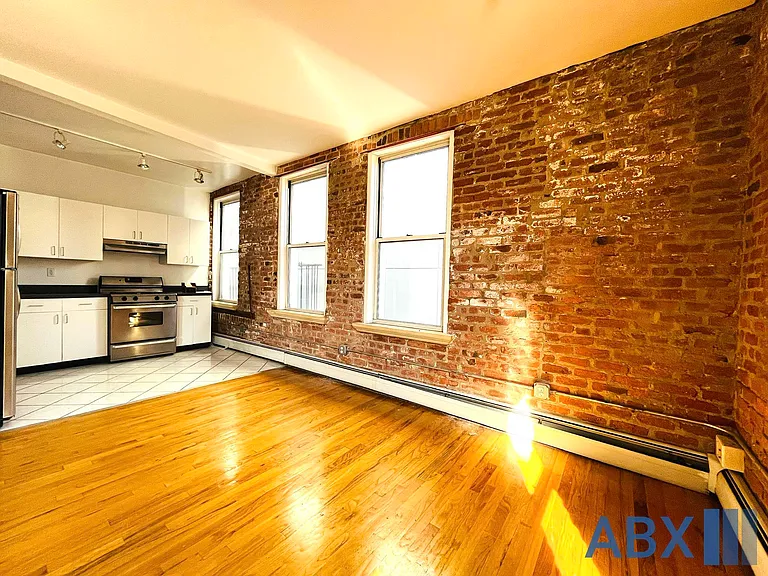 425 Keap St #4B — Photo 5