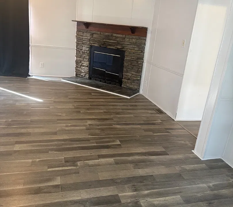 121 Crosstown Rd