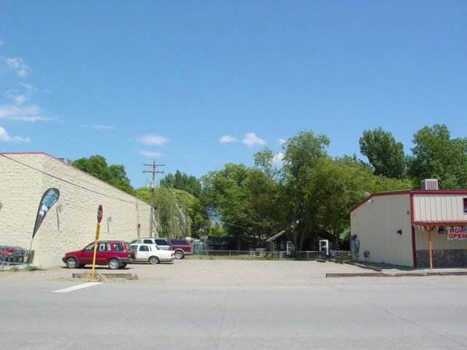 2nd image of 640 E Bridge St