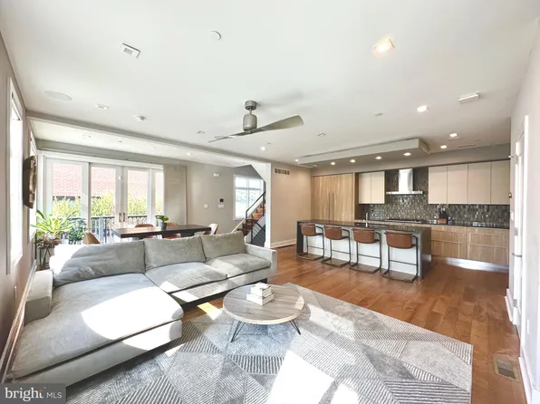 309 N 5th St, Philadelphia, PA 19106