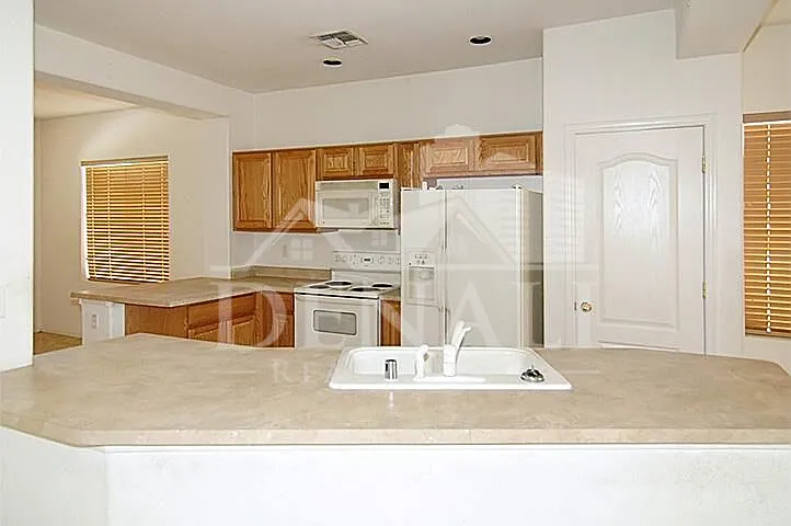 9237 W Milkweed Loop — Photo 2