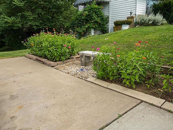 4th image of 1933 N 86th St