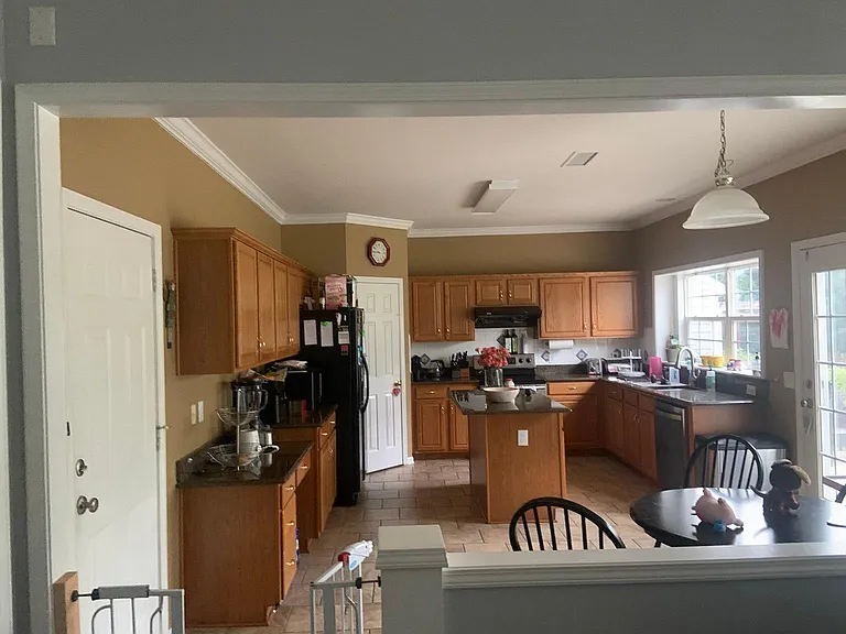 8005 Lancken Dr — Photo 13
