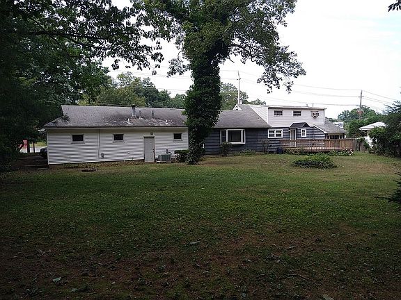 Large back yard & deck