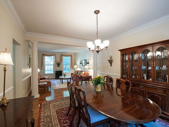 2nd image of 1520 Cheltenham Ct W