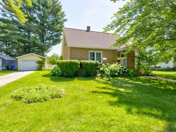 384 S Peck Ave, Peshtigo, WI 54157