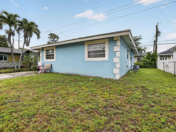 3rd image of 2842 NW 9th Place