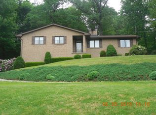171 Woodcrest Dr, Butler, PA 16002
