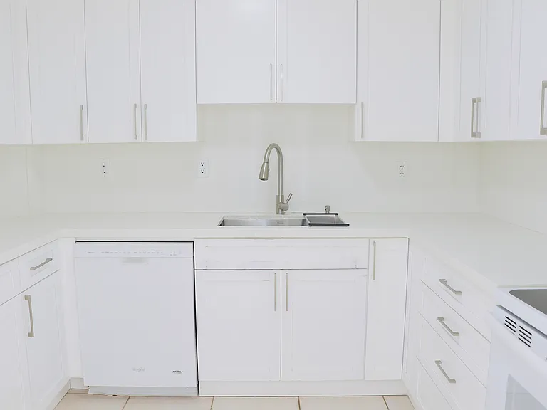 6900 Bay Dr #4A — Photo 9