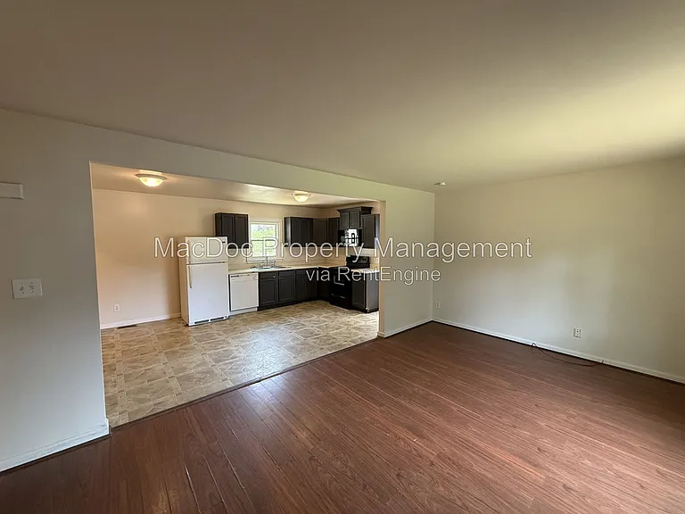11001 Westminster Ct — Photo 2