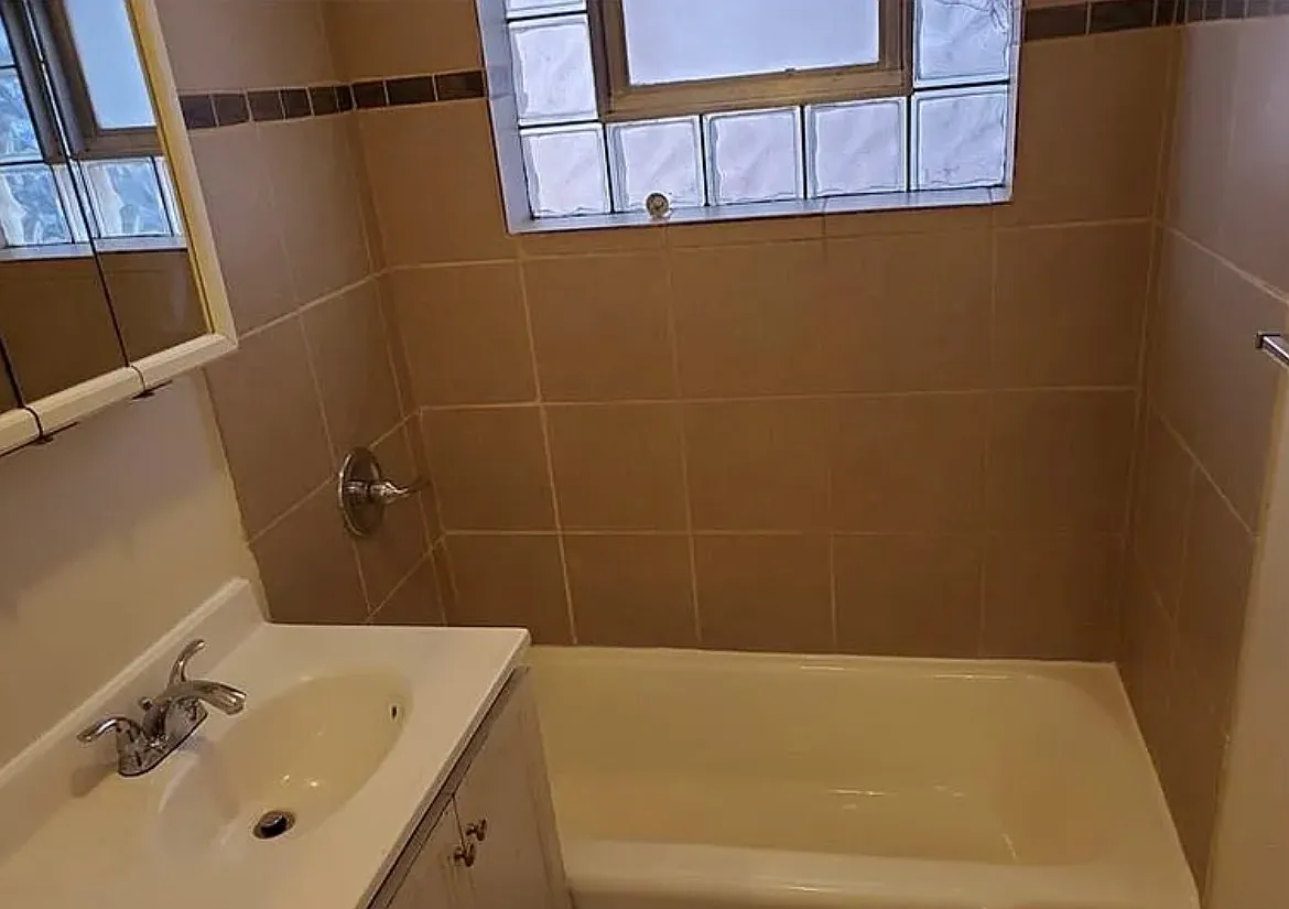 7948 S Dobson Ave — Photo 1