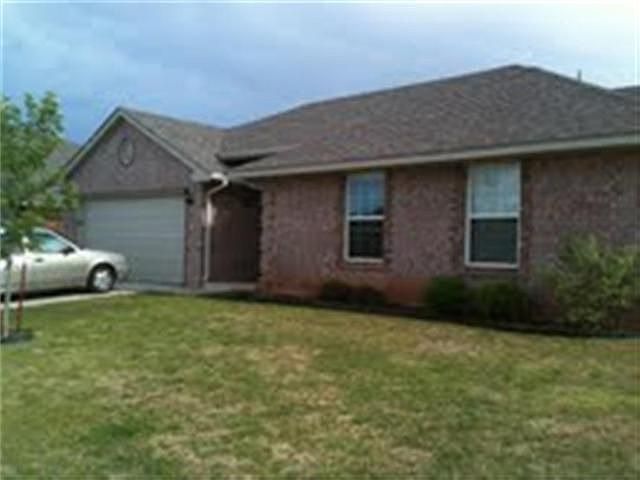 Home for Sale in Edmond, Oklahoma $144,900