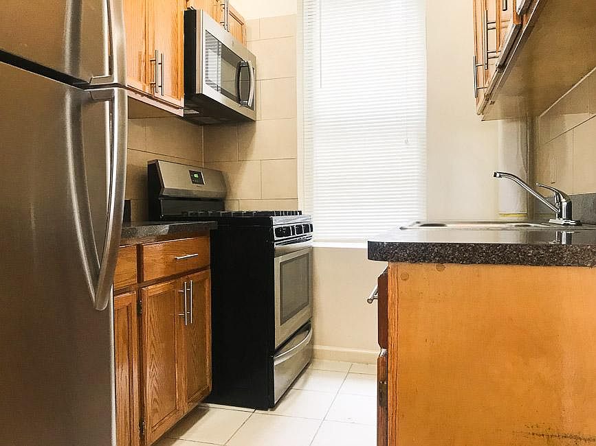 1st image of 190-10 Woodhull Ave #4