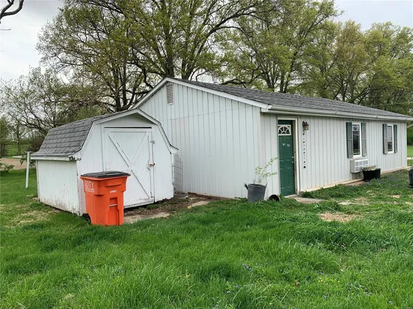 305 S Dieckmann St, Vandalia, IL 62471