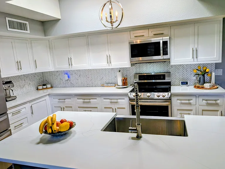 810 E Placita De Roberta — Photo 11