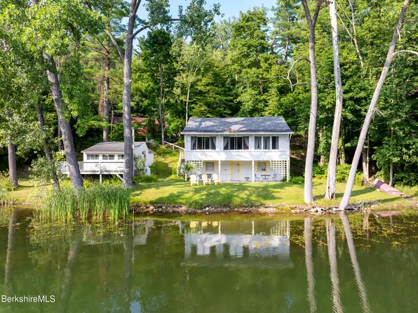 186-190 Bradley St, North Adams, MA 01247
