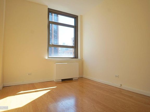 3rd image of 4 Park Ave APT 14K