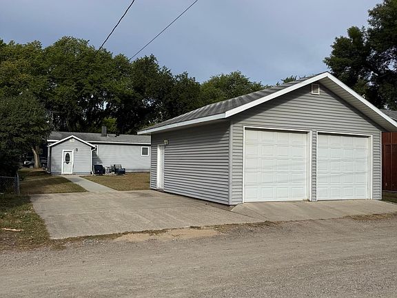 4th image of 1605 9th St N