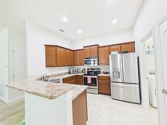 3rd image of 142 Briarcliff Cir