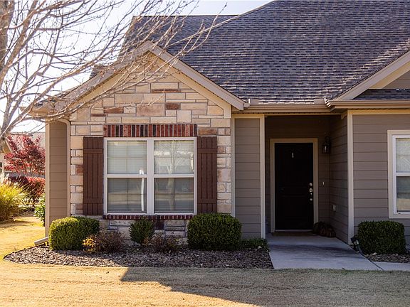 2nd image of 2306 SW Moorland Ln