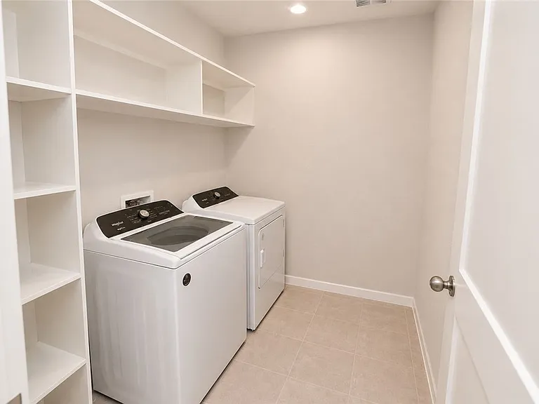 6215 Rockford Dr — Photo 18