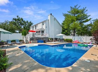 2027 Autumn Wood Dr, Saint Charles, MO 63303