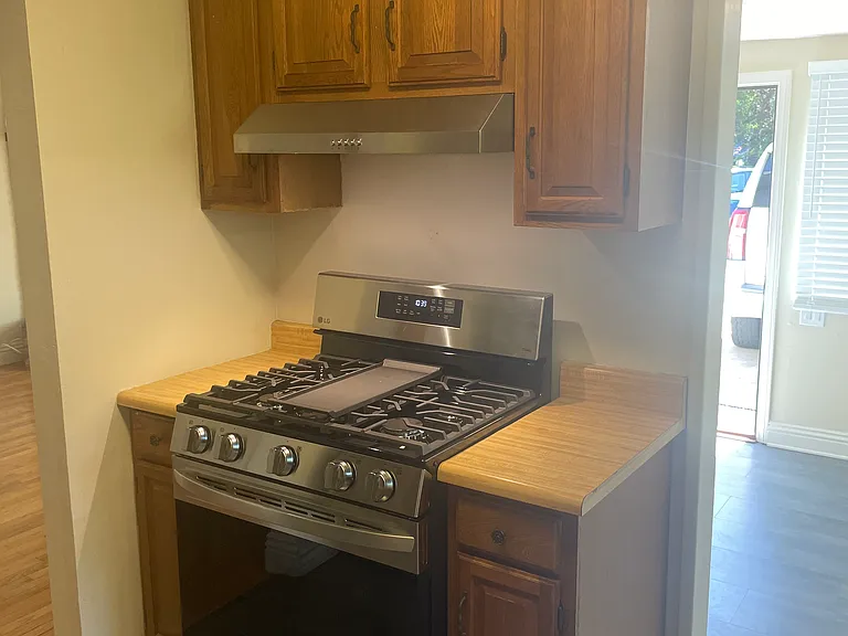 4267 Whittier St — Photo 11