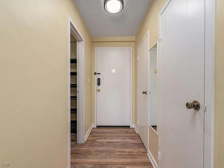 11720 Edgewater Dr #310 — Photo 12