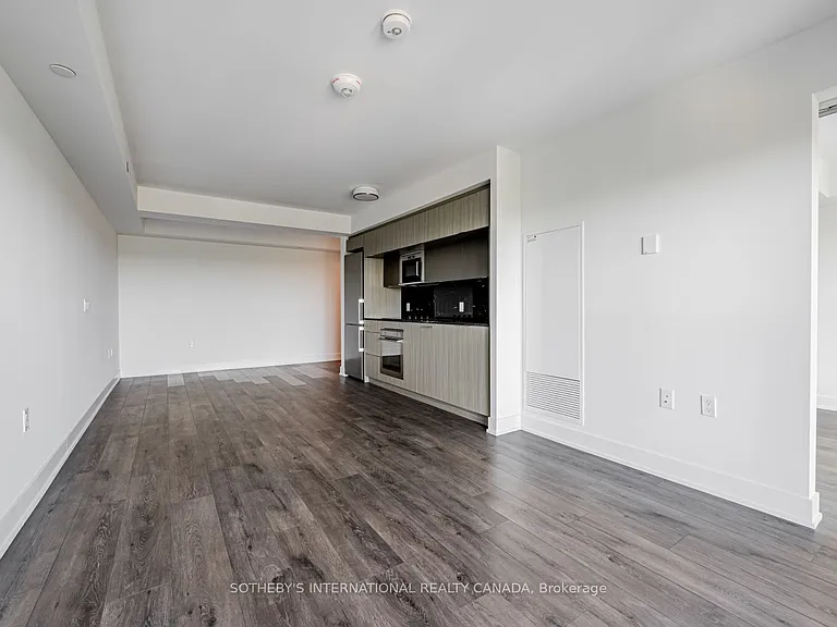 585 Bloor St E #2124 — Photo 15