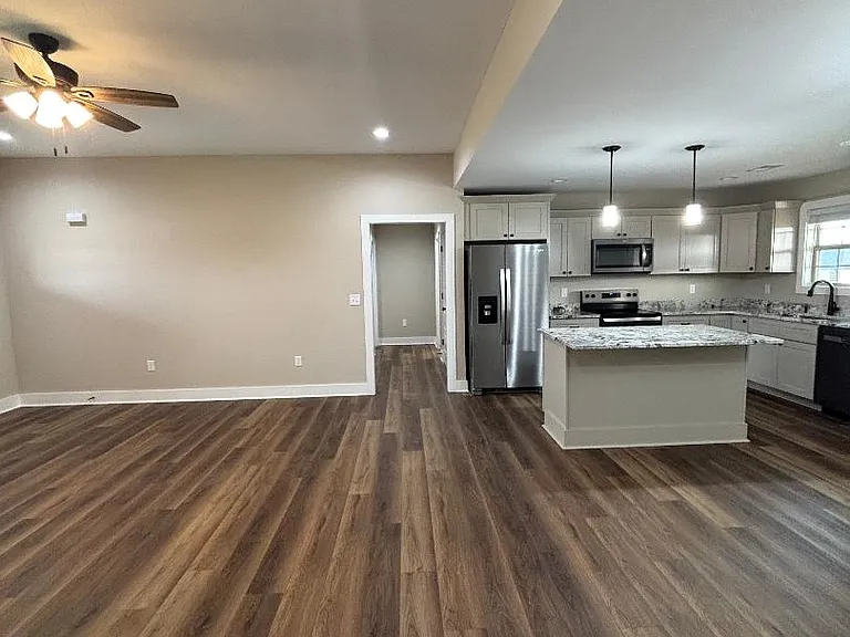 235 Brook Cv — Photo 15