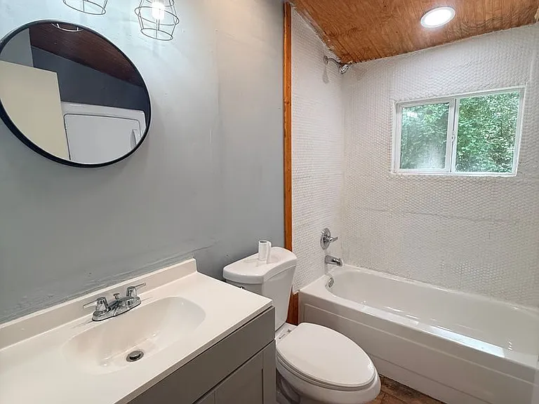 1229 NE 3rd Ave — Photo 24